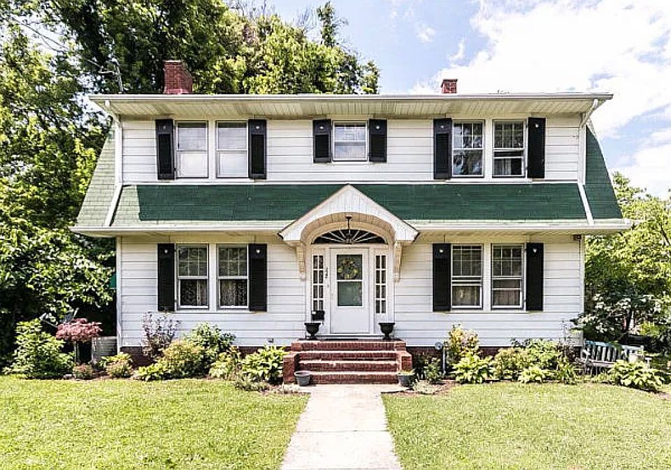 1st image of 228 Burnam Ct