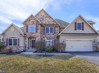 220 Pine Creek Dr, Carlisle, PA 17013