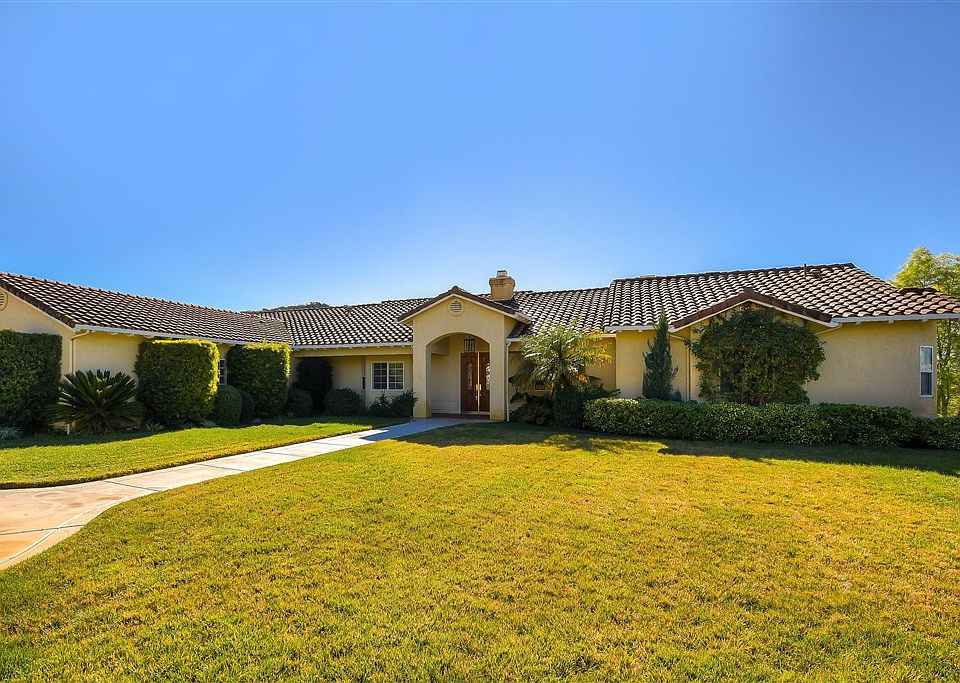 1st image of 15413 Hawksbury Ln
