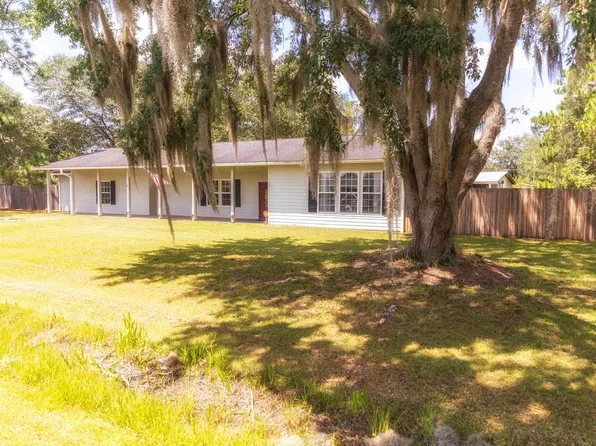 633 Oak St, Folkston, GA 31537