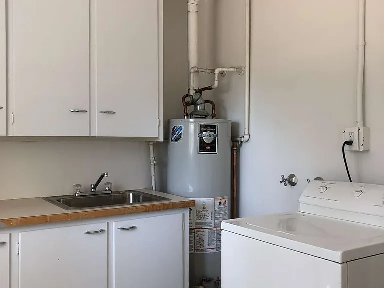 1017 W Mulberry St — Photo 12