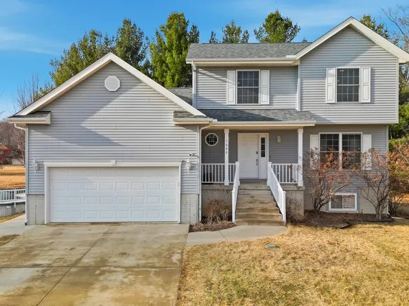 1645 Sir Lawrence Ln, Dixon, IL 61021