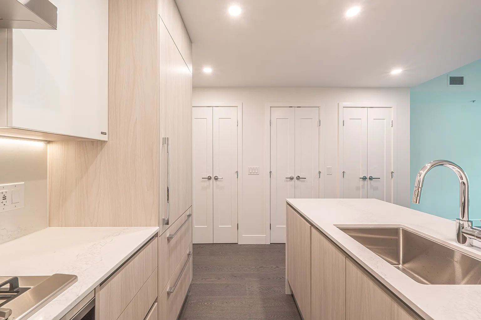 488 W 58th Ave #409 photo 1