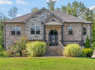 1141 Reda Dr, Clarksville, TN 37042