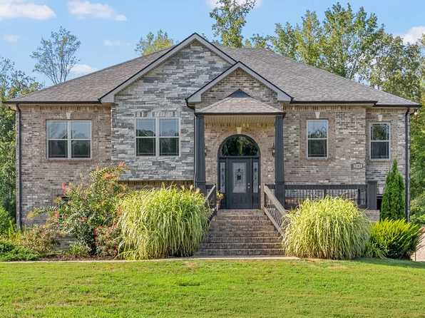 1141 Reda Dr, Clarksville, TN 37042
