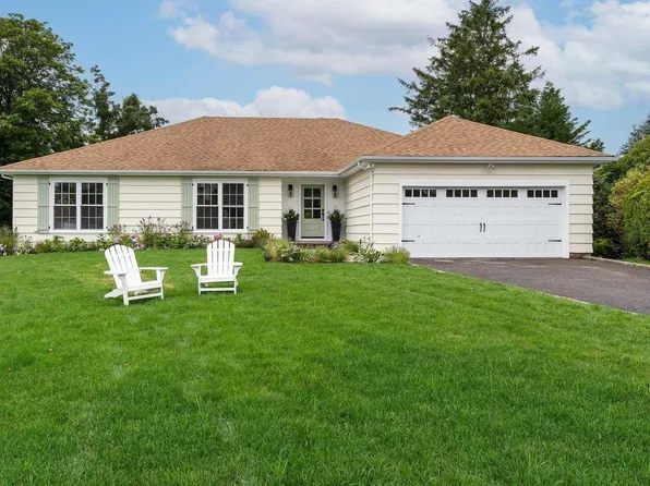 27 Oak Point Drive W, Bayville, NY 11709