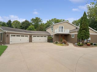 1331 N Briarcliff Dr, Appleton, WI 54915
