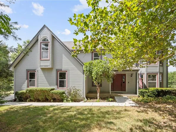 11840 S Woodland Rd, Olathe, KS 66061