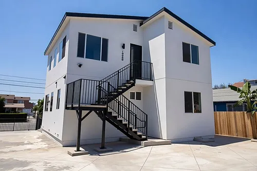 1056 Hoffman Ave #2 Photo 1