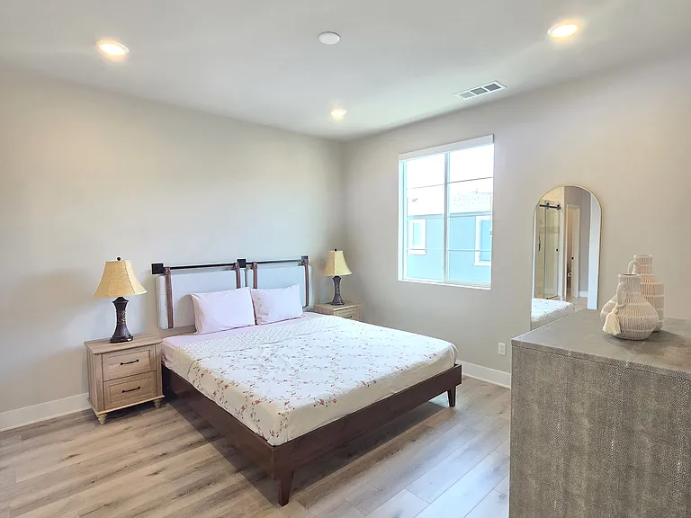 1488 W Sunrise Ln — Photo 20