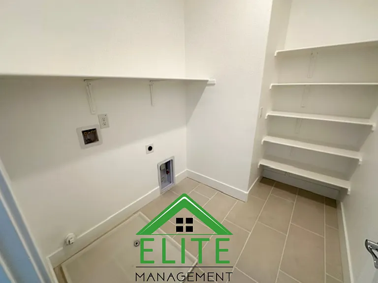 15828 Malibu Dr — Photo 20