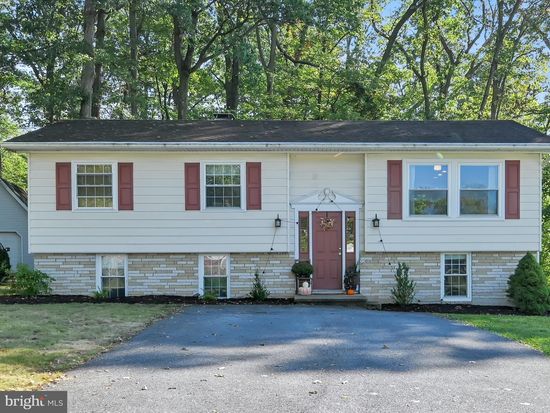 64 Eisenhauer Rd, Myerstown, PA 17067