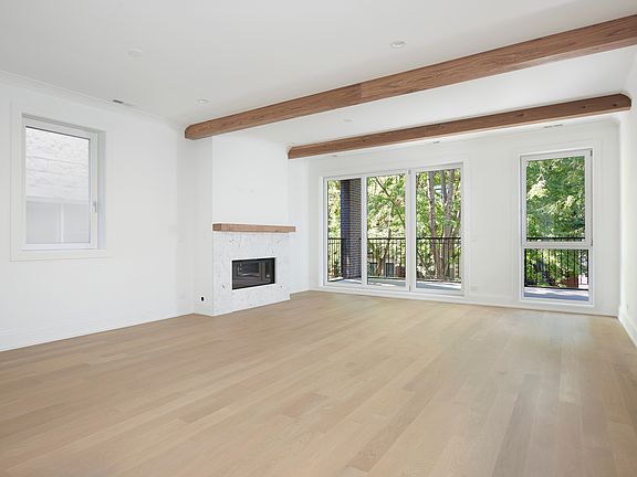 4th image of 1529 N Hudson Ave #3