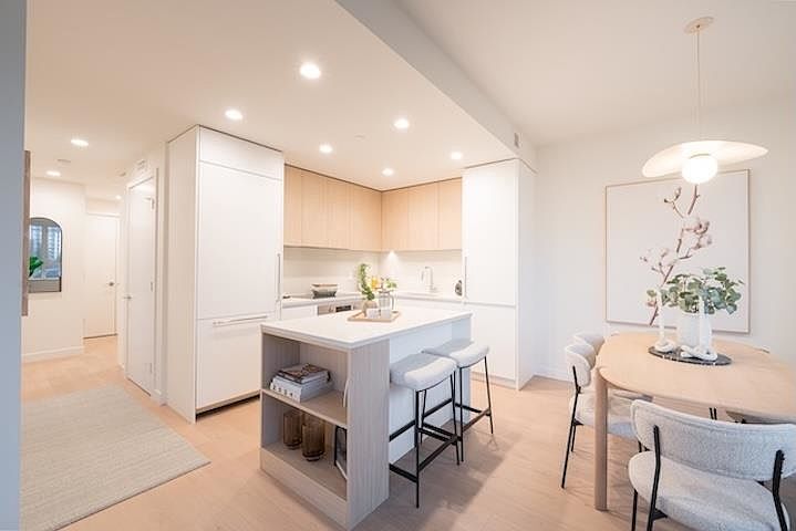 1st image of 585 Kemsley Ave #205