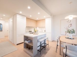 585 Kemsley Ave #205, Coquitlam, BC V3J3Z2