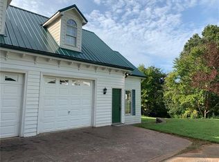 8527 Dog Leg Rd, Sherrills Ford, NC 28673