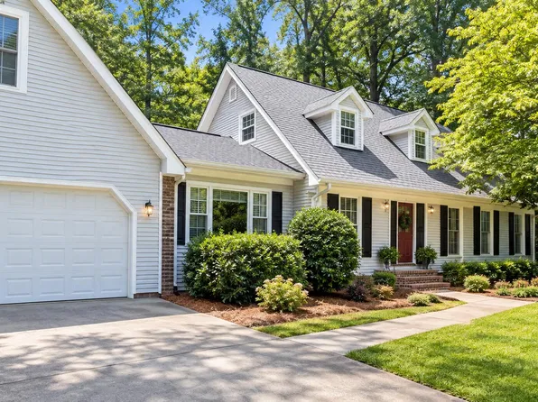 1922 Sourwood Dr, Dalton, GA 30720