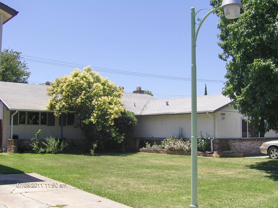 Front Yard View2