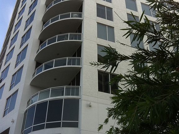 SE corner