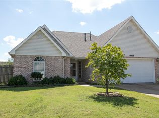 19908 E 38th St, Broken Arrow, OK 74014