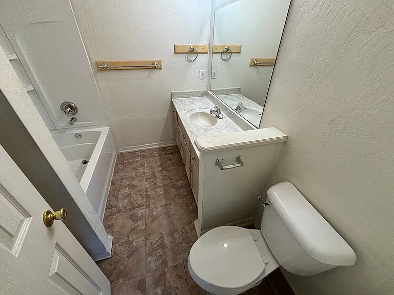 4913 N Britton Dr — Photo 9
