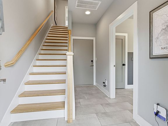 5th image of 1000 W Trinity Ln