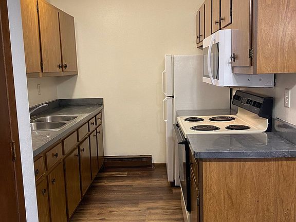 3rd image of 177 Flintridge Dr APT 1