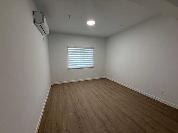 5th image of 1577 N Fair Oaks Ave #Adu-102