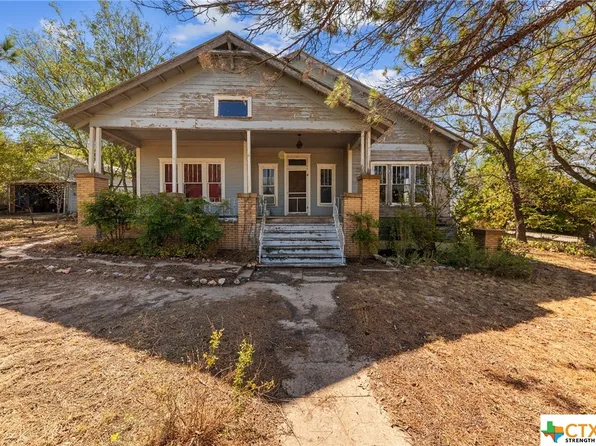 504 E Lampasas St, Lometa, TX 76853