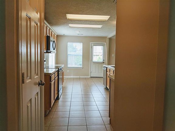 Door way from the dinning room to the kitchen
