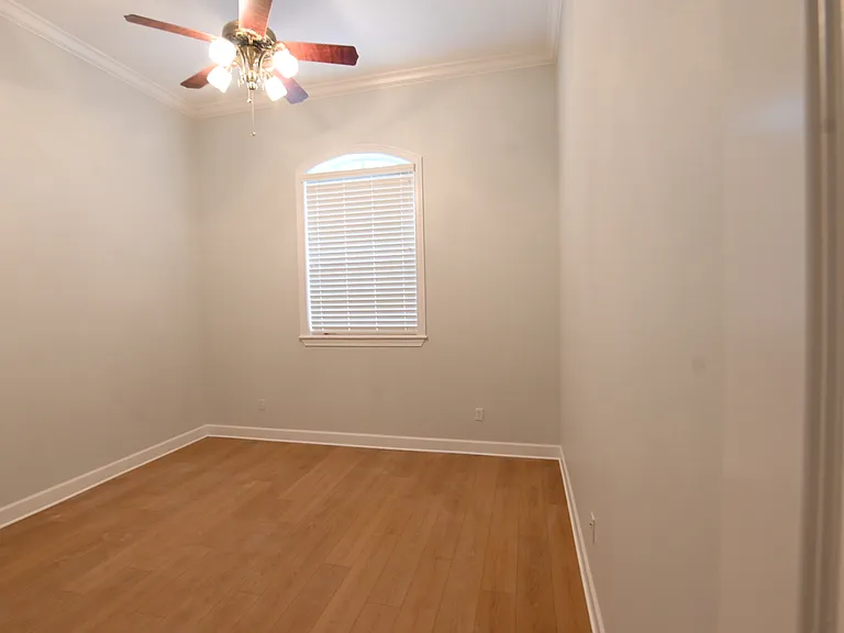 8122 Whitford Ct — Photo 7