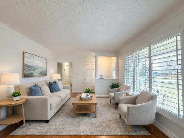 90 Rochelle Dr, Saint Catharines, ON L2M 2Y6