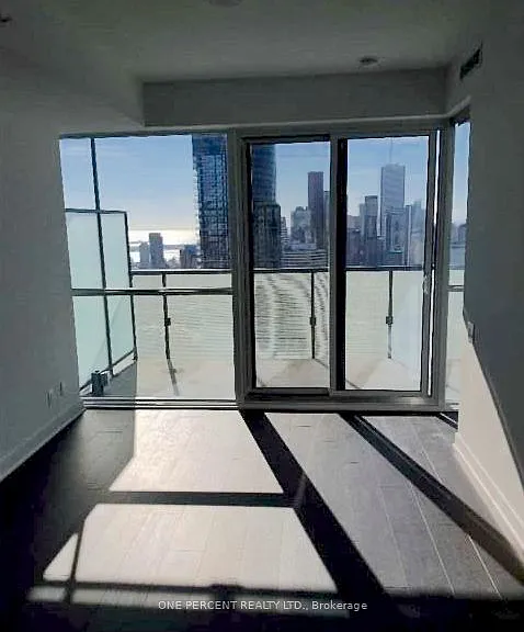 15 Grenville St #4510 — Photo 8