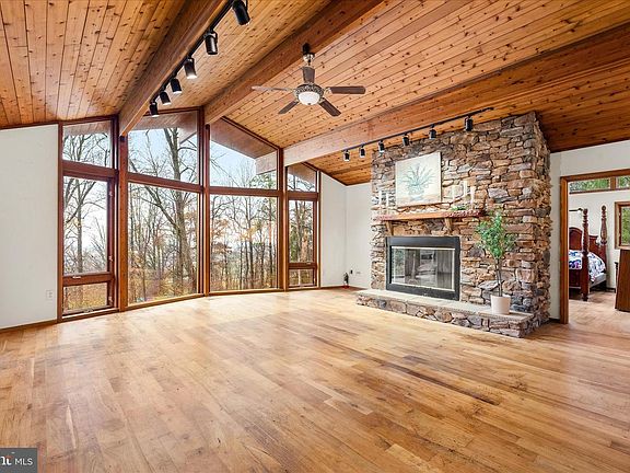 3rd image of 7442 Dogwood Ln