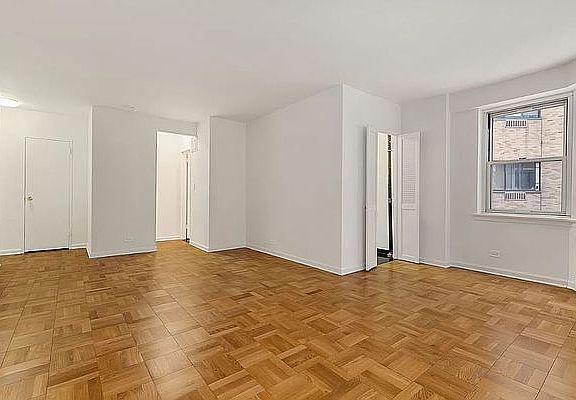 3rd image of 300 E 46th St APT 8k