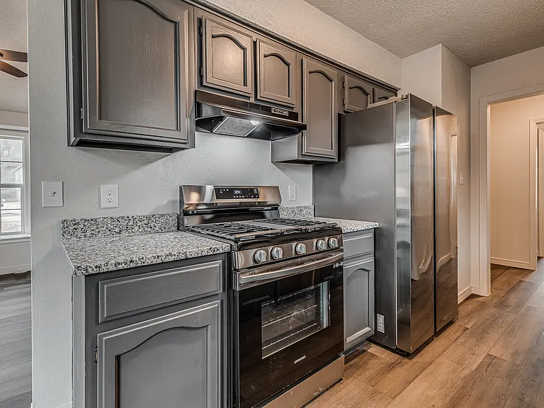 14527 S Maple Pl — Photo 12