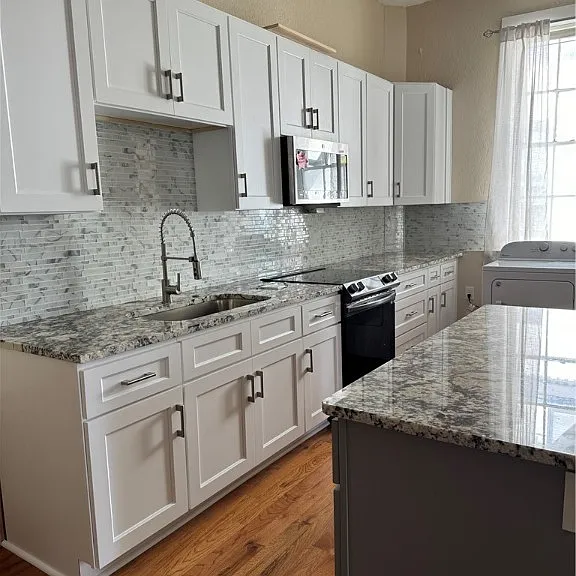 41 Whitaker St #B — Photo 5