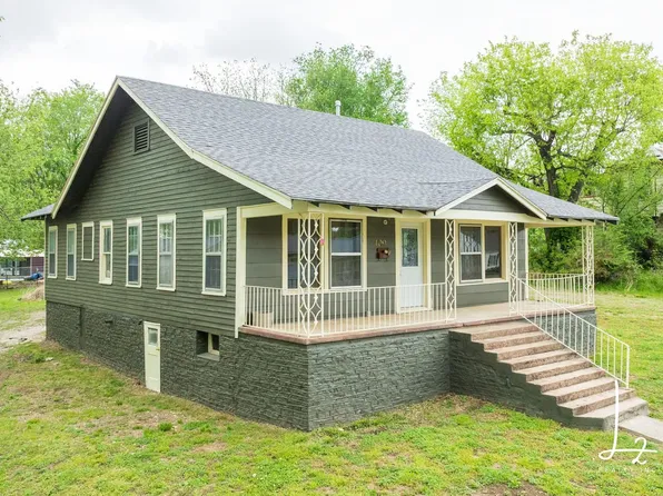 409 N Douglas St, Sedan, KS 67361