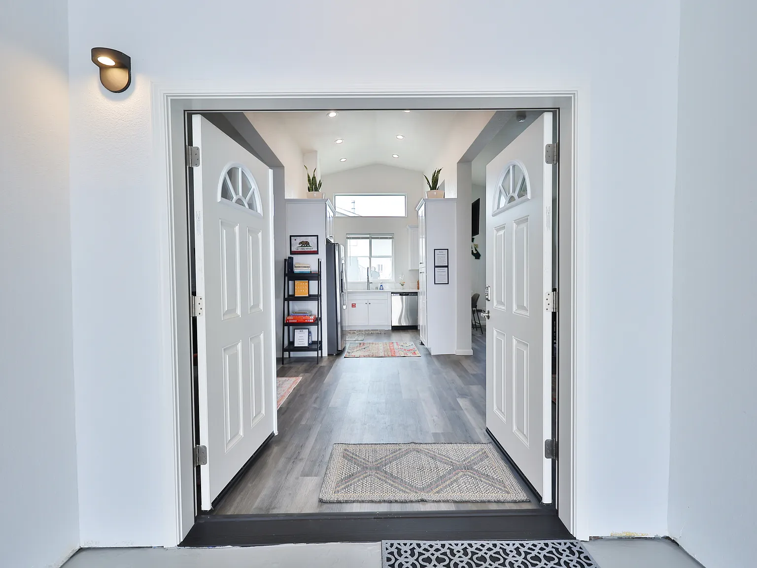 2 bed, 1200 sqft, $3,000 — Photo 3