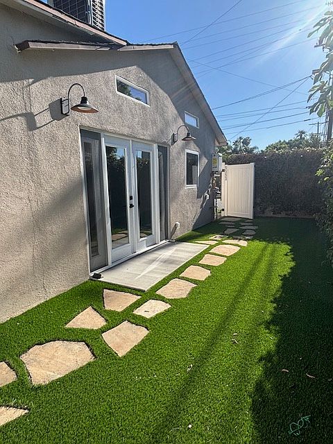 Entrance and private front yard