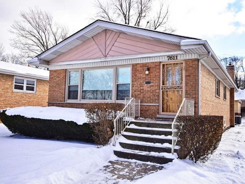 1st image of 7611 W Palatine Ave
