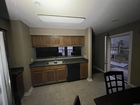 4th image of 43 Oak Ridge Dr