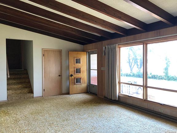 3rd image of 2408 N Shore Dr