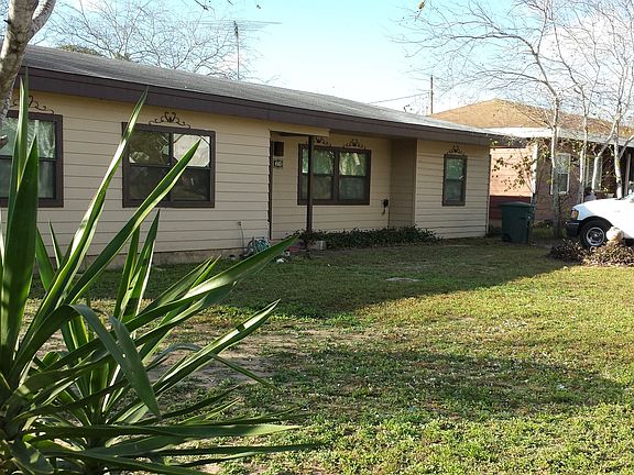 3rd image of 28 Las Palmas Dr