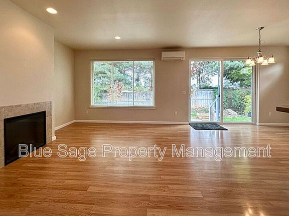 4th image of 50 Goldenrod Ln