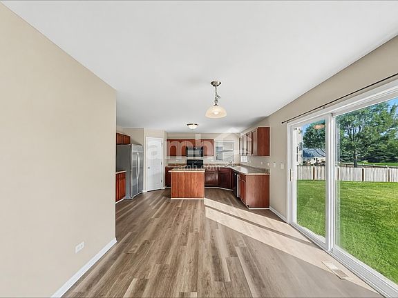 5th image of 6408 Roth Dr