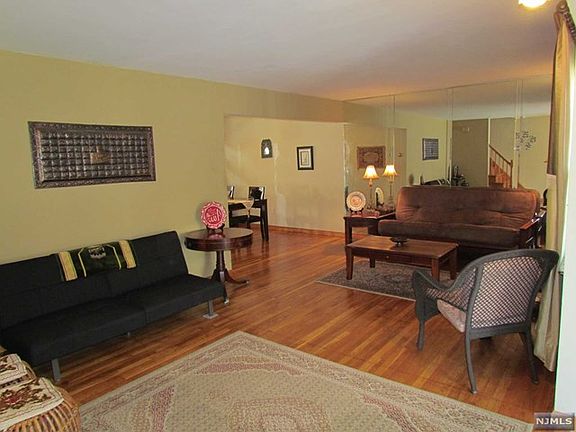 2nd image of 180 Cedar Hill Ave
