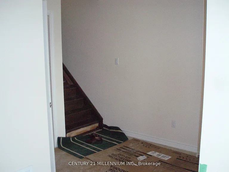 62 Magdalene Cres — Photo 25
