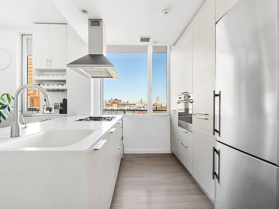 1st image of 525 Borden Ave #9J