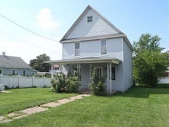 1st image of 744 E 32nd St